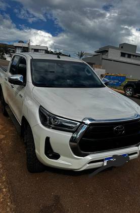 TOYOTA HILUX 2.8 D-4D TURBO DIESEL CD SRX 4X4 AUTOMÁTICO